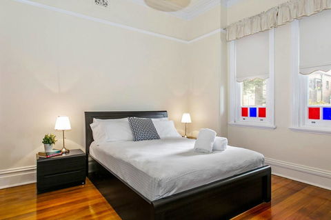 Oversized 2 Bedroom Manly Beach House - Accommodation in Bendigo 6