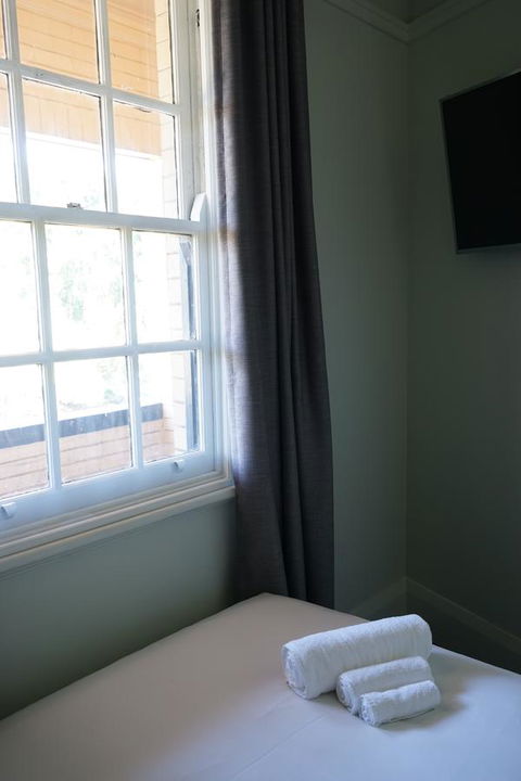 Rosehill Hotel - Accommodation in Bendigo 24