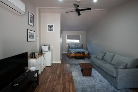 Pound Creek Gallery - Accommodation in Bendigo 5