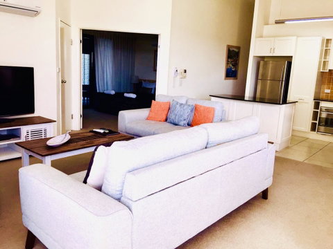 Boathouse Resort (Water Front) - Accommodation in Bendigo 9