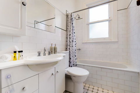 Drummoyne 3 Bedroom Home (62ALE) - Accommodation in Bendigo 7