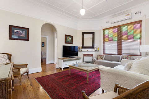 Drummoyne 3 Bedroom Home (62ALE) - Accommodation in Bendigo 1