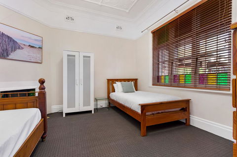 Drummoyne 3 Bedroom Home (62ALE) - Accommodation in Bendigo 6