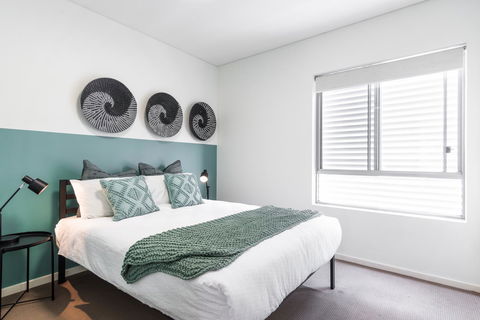 Large Light Luxe 3BDR 2BA Free Parking - Walk To Sydney Uni And RPA - Accommodation in Bendigo 6