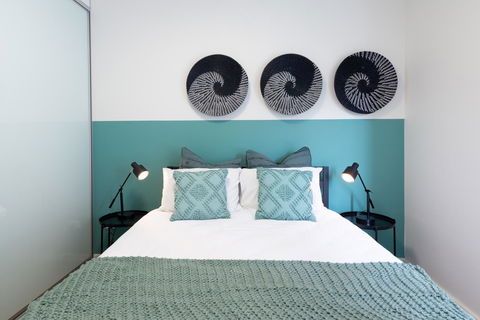 Large Light Luxe 3BDR 2BA Free Parking - Walk To Sydney Uni And RPA - Accommodation in Bendigo 7