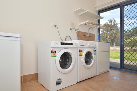 JE Guesthouse, Central To All The Hunter Valley Has To Offer - Accommodation in Bendigo 38