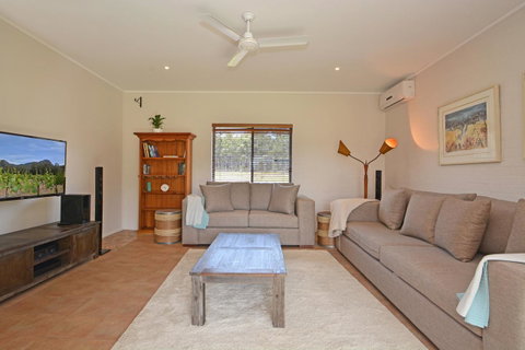 JE Guesthouse, Central To All The Hunter Valley Has To Offer - Accommodation in Bendigo 3