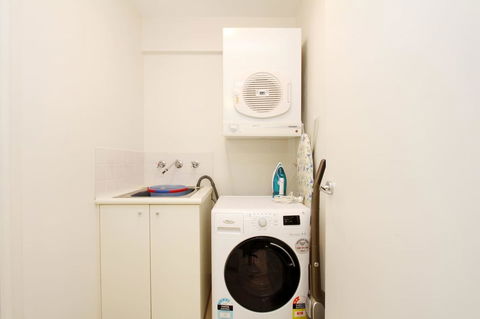 Waterfront Apartment On Sydney Harbour - Accommodation in Bendigo 9