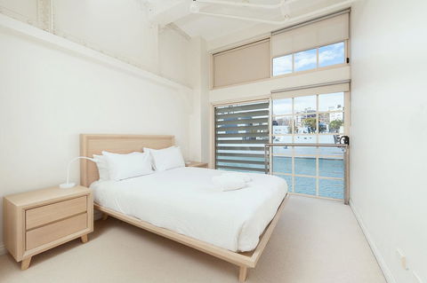 Waterfront Apartment On Sydney Harbour - Accommodation in Bendigo 0