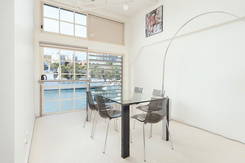 Waterfront Apartment On Sydney Harbour - Accommodation in Bendigo 2