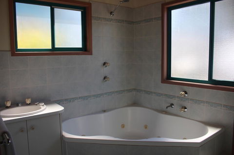 Lani\'s Holiday Island - Accommodation in Bendigo 11