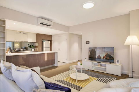 Stunning Sunset Water View 2BEDs On High Rises - Accommodation in Bendigo 1