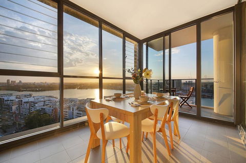 Stunning Sunset Water View 2BEDs On High Rises - Accommodation in Bendigo 0