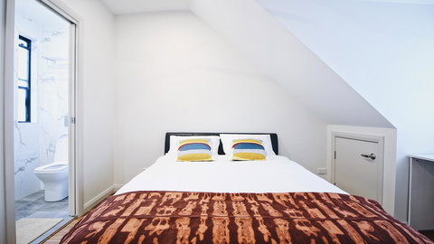 Cozy 5 Bed House In Sydney - Accommodation in Bendigo 17