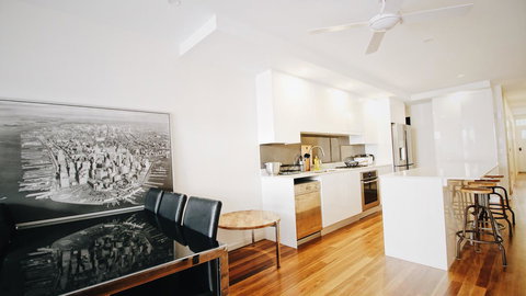 Cozy 5 Bed House In Sydney - Accommodation in Bendigo 5
