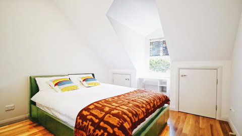 Cozy 5 Bed House In Sydney - Accommodation in Bendigo 19