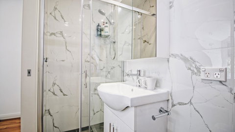 Cozy 5 Bed House In Sydney - Accommodation in Bendigo 16