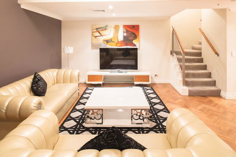 Seasons Harbour Plaza - Accommodation in Bendigo 4