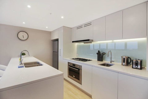 Brand New 3 Bedrooms Apt With Waterfront View - Accommodation in Bendigo 7