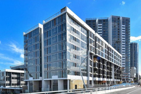 Brand New 3 Bedrooms Apt With Waterfront View - Accommodation in Bendigo 17