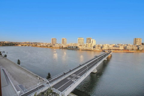 Brand New 3 Bedrooms Apt With Waterfront View - Accommodation in Bendigo 8