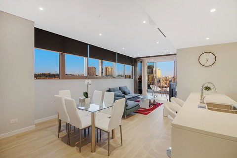 Brand New 3 Bedrooms Apt With Waterfront View - Accommodation in Bendigo 6