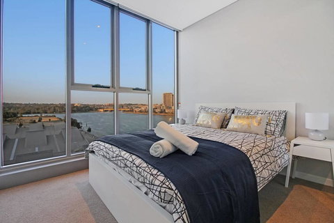 Brand New 3 Bedrooms Apt With Waterfront View - Accommodation in Bendigo 3