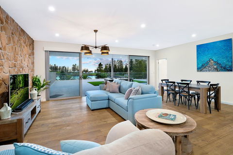 Belle Vue- Penthouse At Black Beach - Accommodation in Bendigo 5