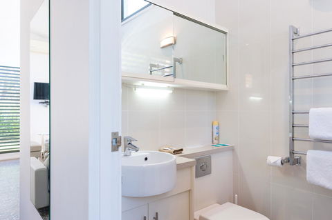 By The Beach B&B Self Contained Apartments - Accommodation in Bendigo 12