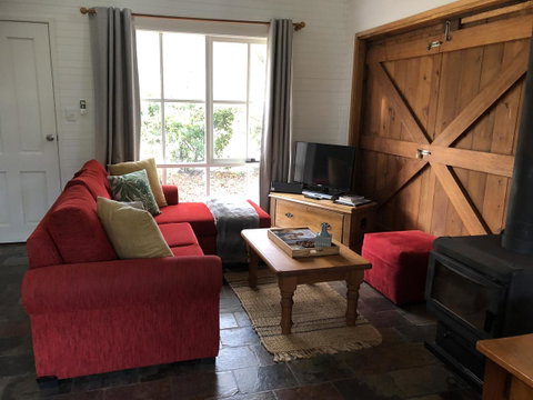 Arcadia - The Barn Cottage & Rosehill Cottage - Accommodation in Bendigo 8