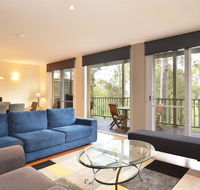 Villa De Saran located within Cypress Lakes - Accommodation in Bendigo