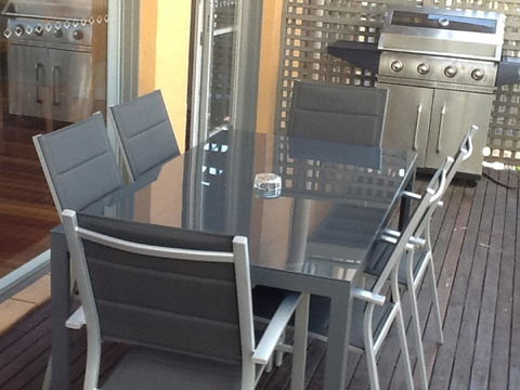 Villa De Saran Located Within Cypress Lakes - Accommodation in Bendigo 7