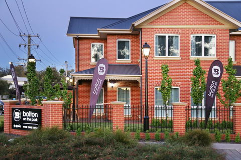 Best Western Plus Bolton On The Park - Accommodation in Bendigo 1