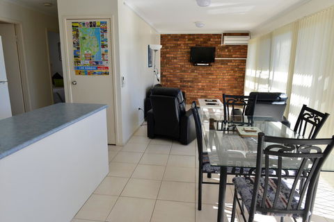 Beach House Holiday Apartments - Accommodation in Bendigo 8