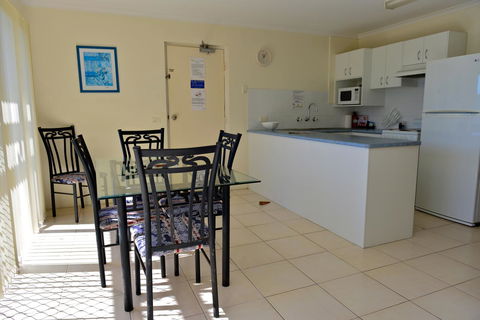 Beach House Holiday Apartments - Accommodation in Bendigo 11