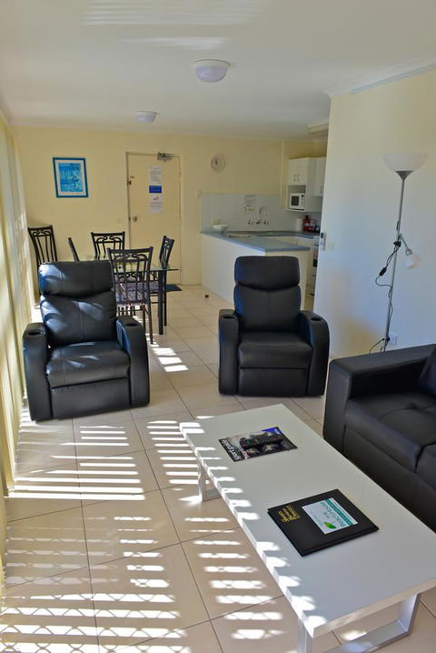 Beach House Holiday Apartments - Accommodation in Bendigo 7