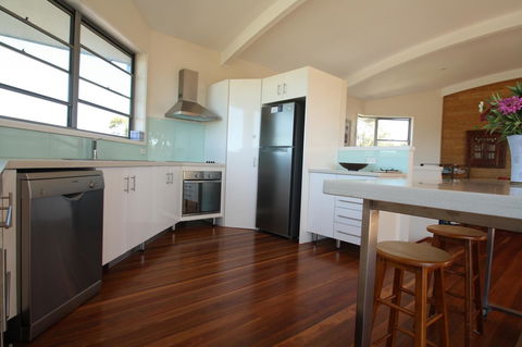 Valla's Beach House - Accommodation in Bendigo 8