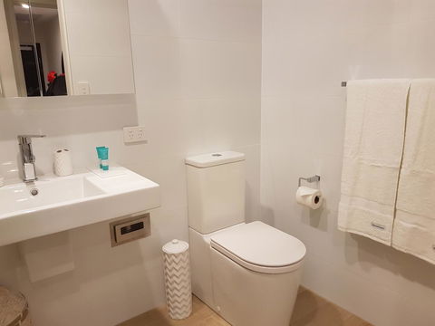 Arena Luxury Beachfront Apartment - Accommodation in Bendigo 30