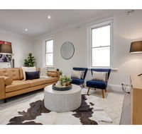Large stylish and quiet penthouse steps from surf - Accommodation in Bendigo
