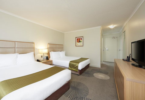 Holiday Inn Parramatta, An IHG Hotel - Accommodation in Bendigo 2