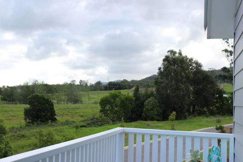 Red Waratah - Accommodation in Bendigo 11