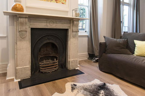 Elegant Family Home Close To Harbour And Views - Accommodation in Bendigo 6