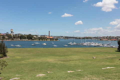 Elegant Family Home Close To Harbour And Views - Accommodation in Bendigo 13