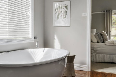 The Spa Cottage With HotTub, Netflix & Stan - Accommodation in Bendigo 3