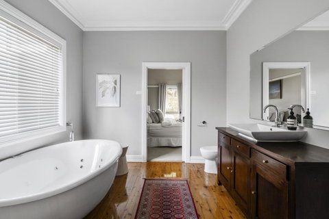 The Spa Cottage With HotTub, Netflix & Stan - Accommodation in Bendigo 11
