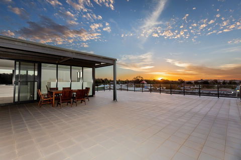 The Penthouse - Accommodation in Bendigo 33