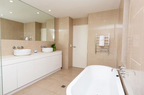 The Penthouse - Accommodation in Bendigo 14