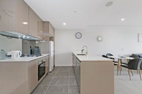 Stylish And Neat Two Bed Apartment In Wentworth Point - Accommodation in Bendigo 5