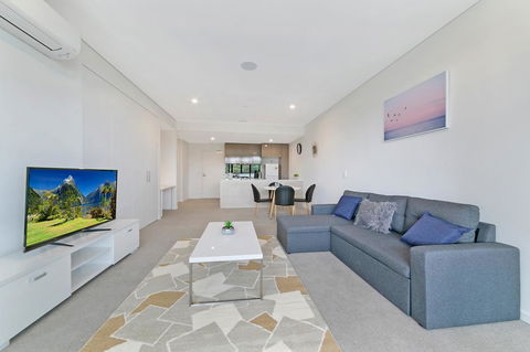 Stylish And Neat Two Bed Apartment In Wentworth Point - Accommodation in Bendigo 1