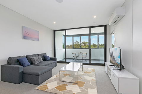 Stylish And Neat Two Bed Apartment In Wentworth Point - Accommodation in Bendigo 0